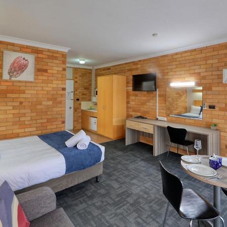 Court Street Motel Parkes Ngoại thất bức ảnh