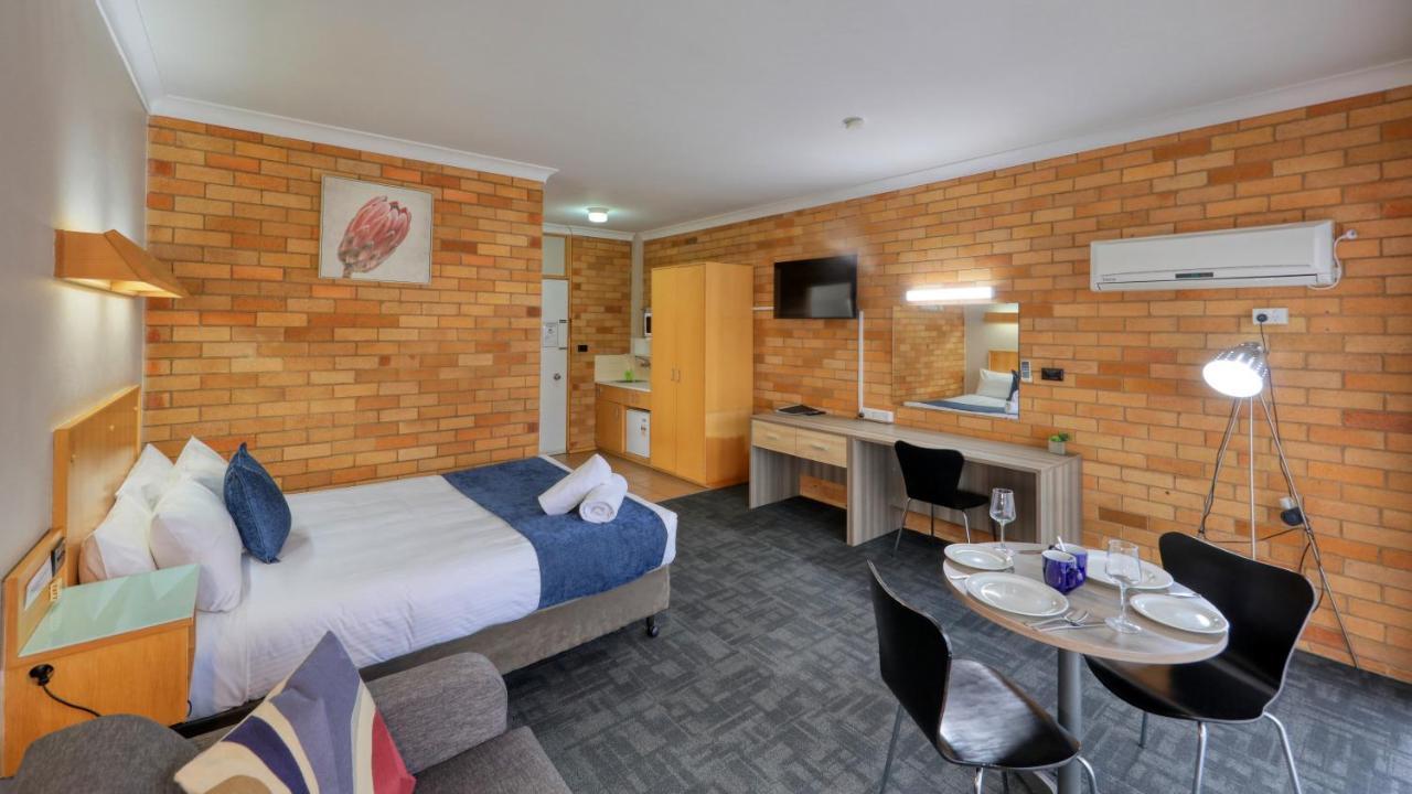 Court Street Motel Parkes Ngoại thất bức ảnh